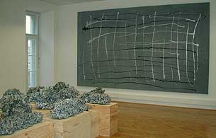 Blick in die Ausstellung 'follow this line', 2004 von Jakob Gasteiger