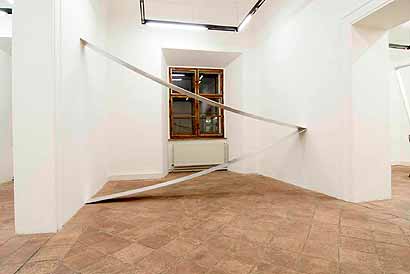 Austellungsraum Palais Lengheimb, 'Hingegen', 2006/2007, von Michael Kienzer